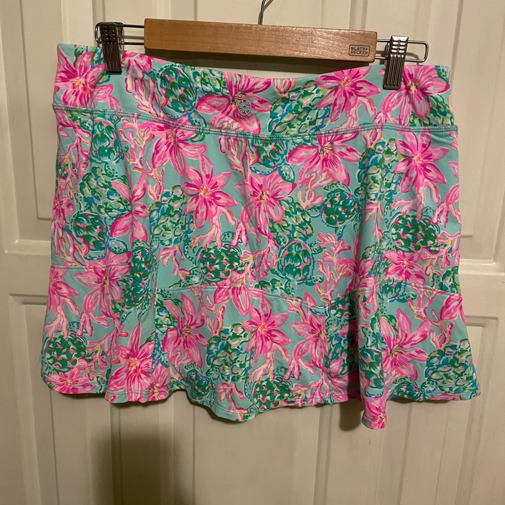 Lilly Pulitzer luxletic skort - Picture 2 of 3